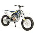 Load image into Gallery viewer, Maisto Husqvarna FC 450 1:18 model
